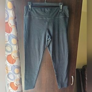 Express Black Capri Leggings